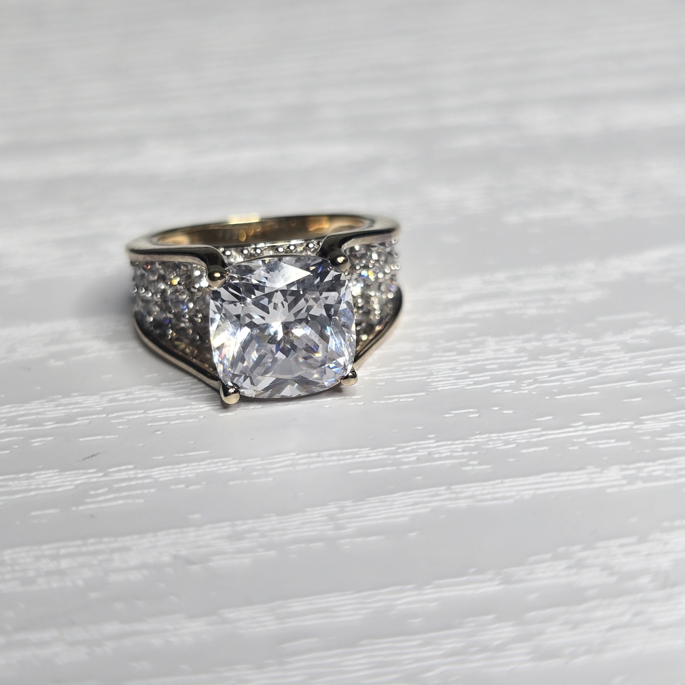 925 Gold and Silver Women's Ring with Crystal Accent Size 6
